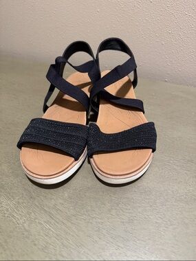 BOBS from Skechers ArchFit Black Strappy Wedge Sandals (see measurements)